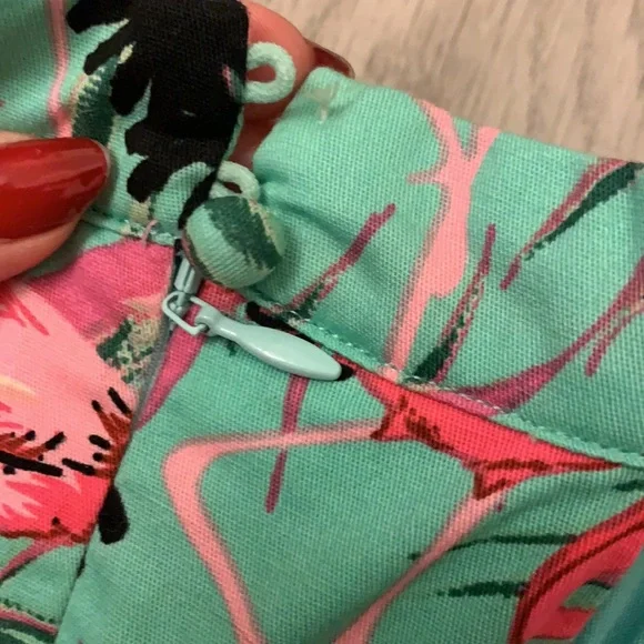 Lindy Bop green flamingo cotton swing dress - Picture 7 of 11
